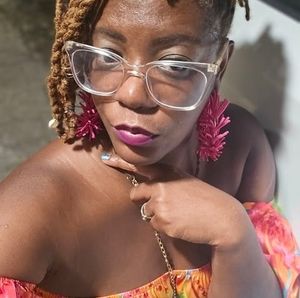 Meet your Posher, Latoya
